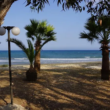 בית נופש Maria Petros Beach Houses פריווליה
