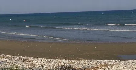 Maria Petros Beach Houses פריווליה