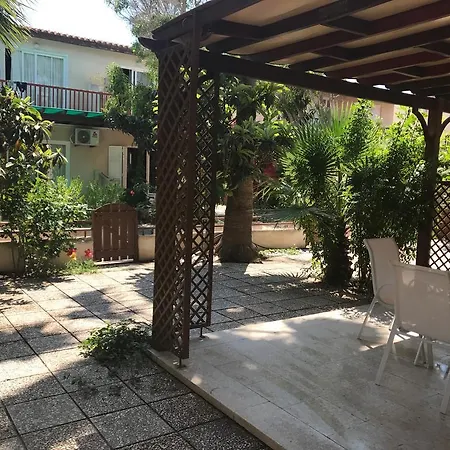 בית נופש Maria Petros Beach Houses פריווליה